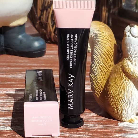 Blushing Pink Gel Cream Blush - Limited Edition - Mary Kay - Picture 4 of 7